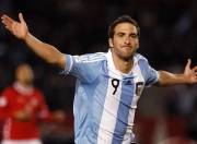 爱游戏大厅-逆流中的砥柱，樊振东独扛大旗，波兰队整体碾压揭示国乒深层危机