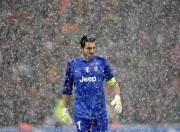 AYXapp下载-当安第斯雄鹰遇上银河战舰，黄喜灿的冠军级演出，如何让秘鲁对阵皇马成为永恒经典？