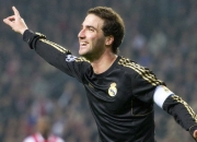 AYX体育赛事-足球世界的奇妙交汇，AC米兰体系如何压制澳大利亚足球，佩德里硬仗哲学的双重启示