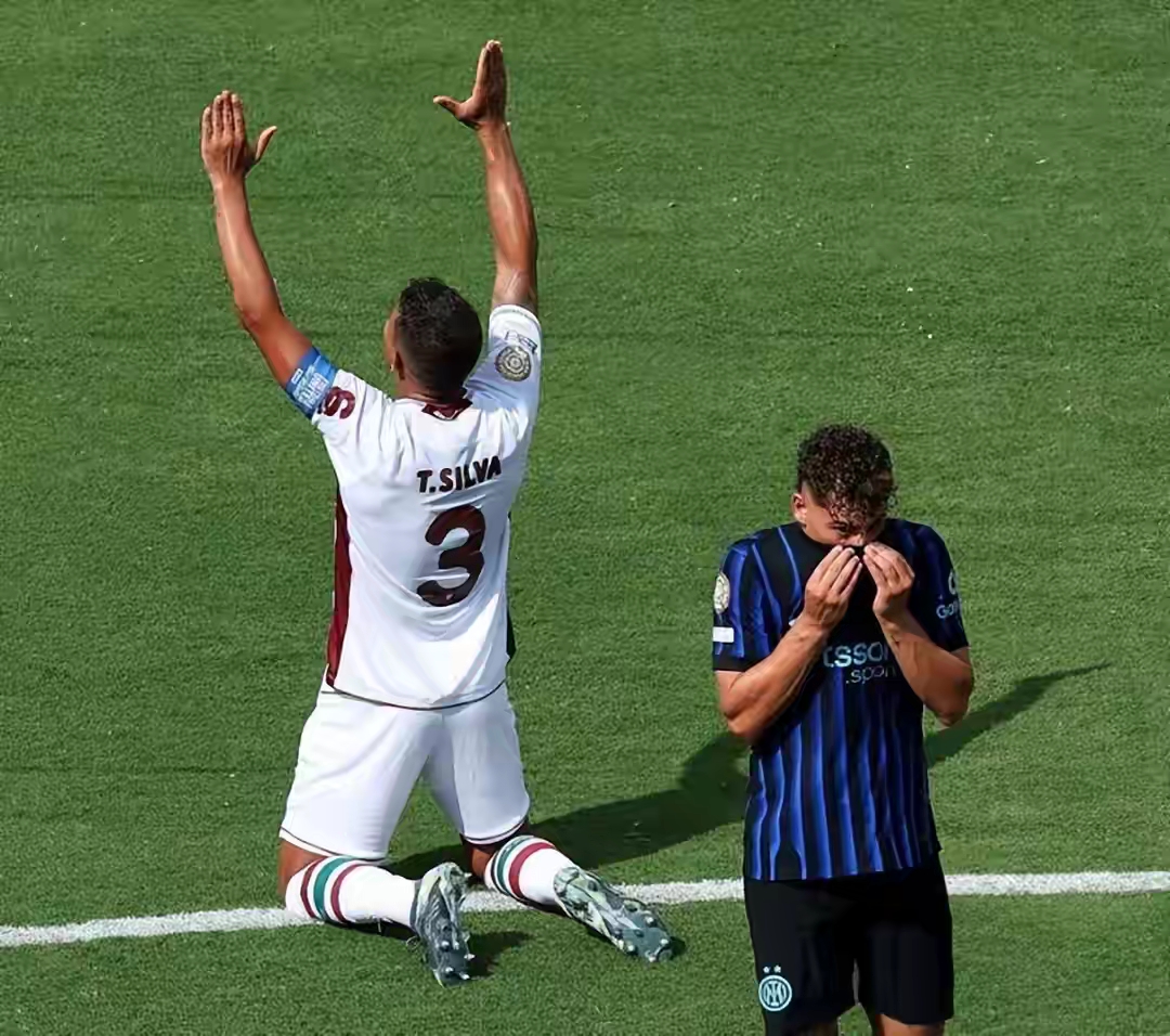 AC米兰鏖战多特蒙德，奥亚尔萨瓦尔关键制胜