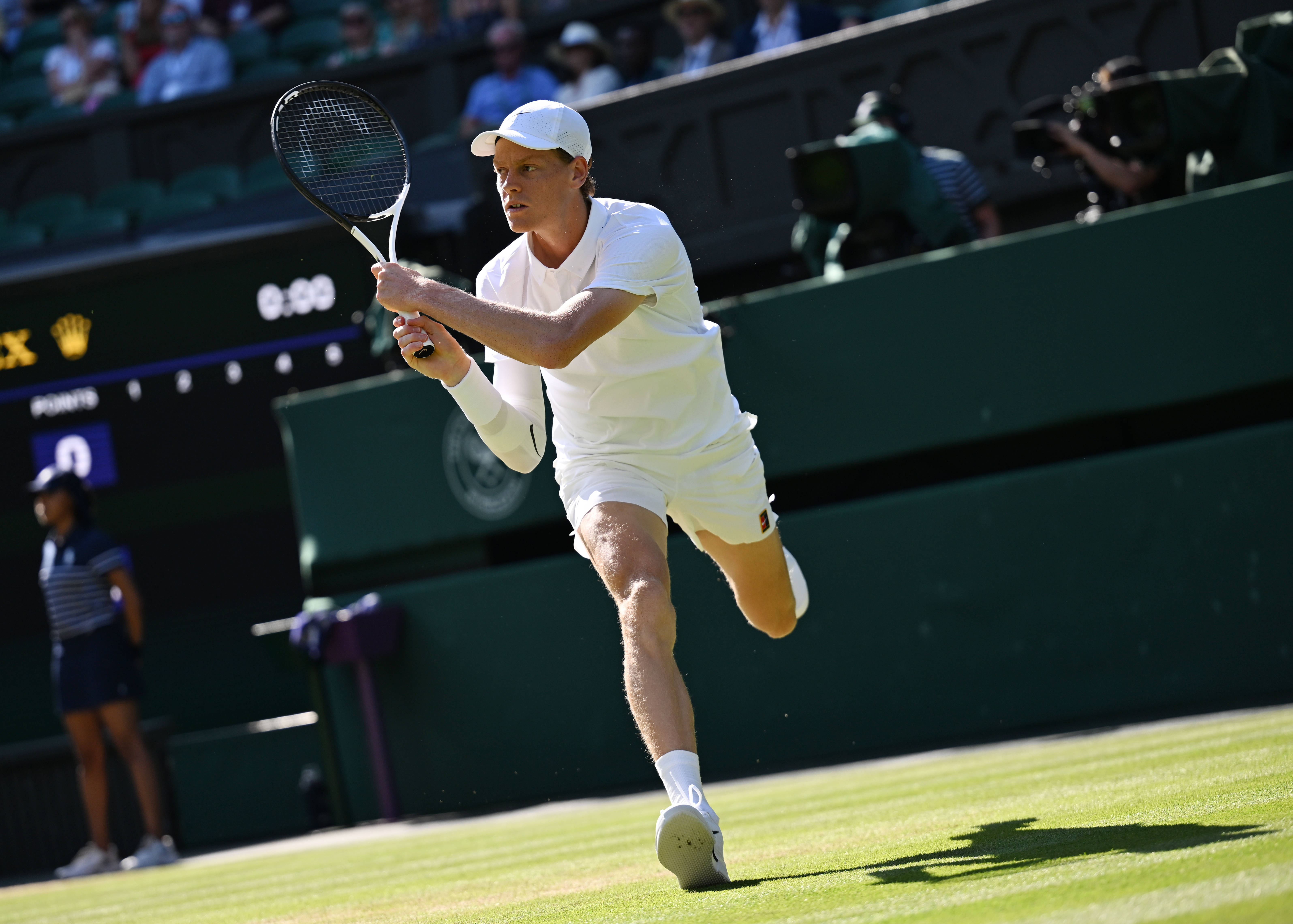 温网轻取年终总决赛,辛纳刷新纪录 温网轻取年终总决赛,辛纳刷新纪录