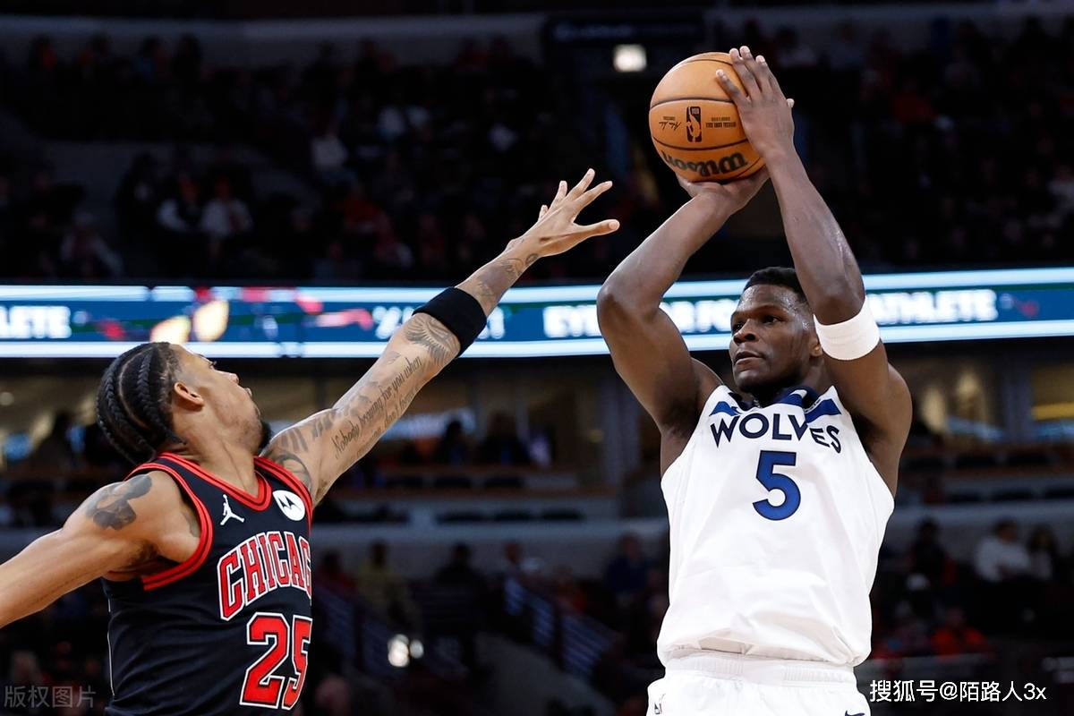 火箭完胜公牛，戈贝尔带队取胜