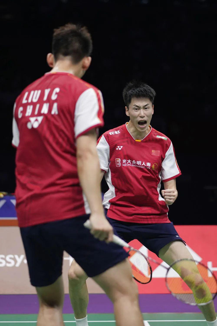 中国队逆转印尼队,黄鸭组合惊艳四座 中国队逆转印尼队,黄鸭组合惊艳四座