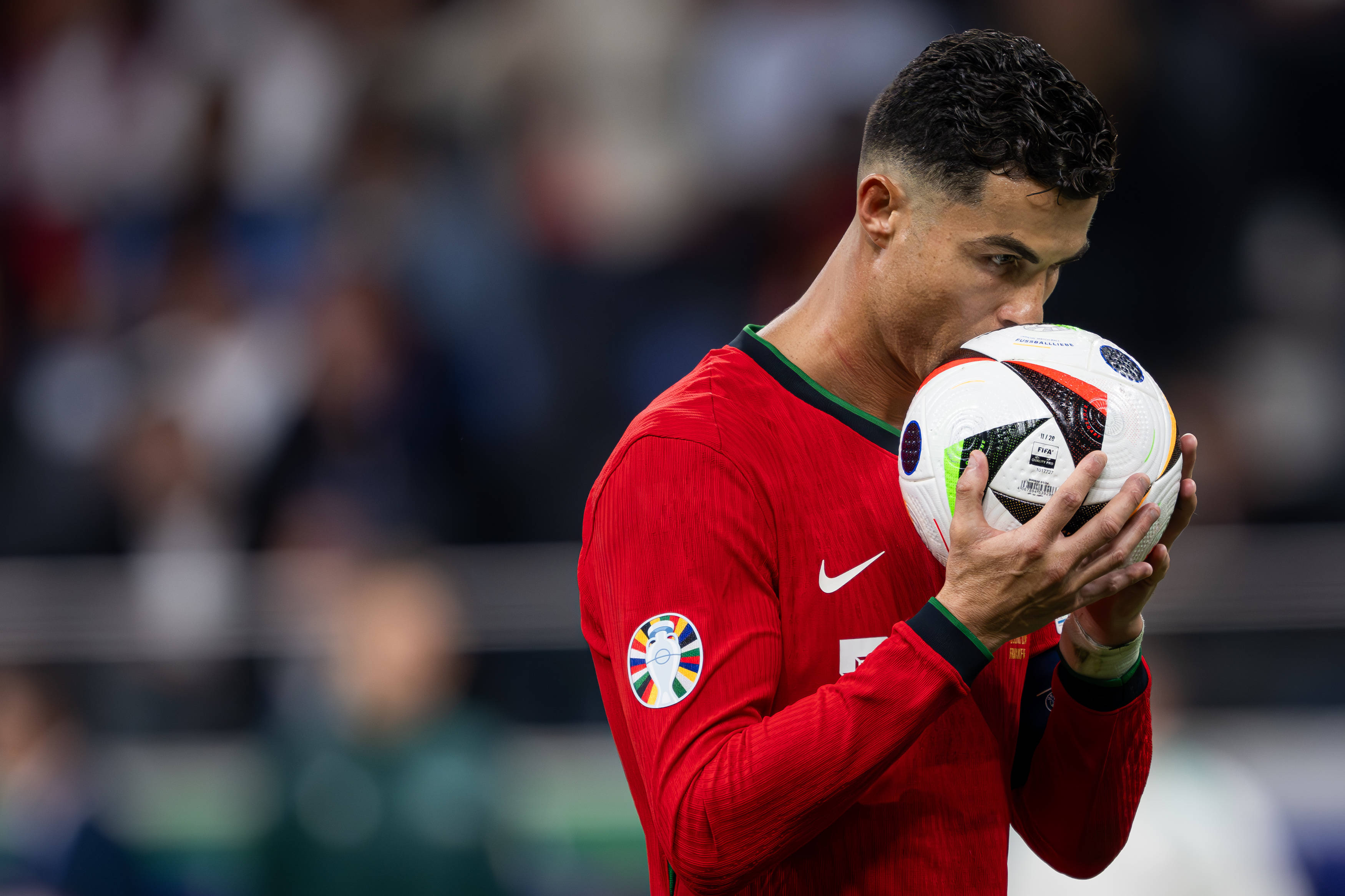 那不勒斯逆转葡萄牙，C罗状态火热