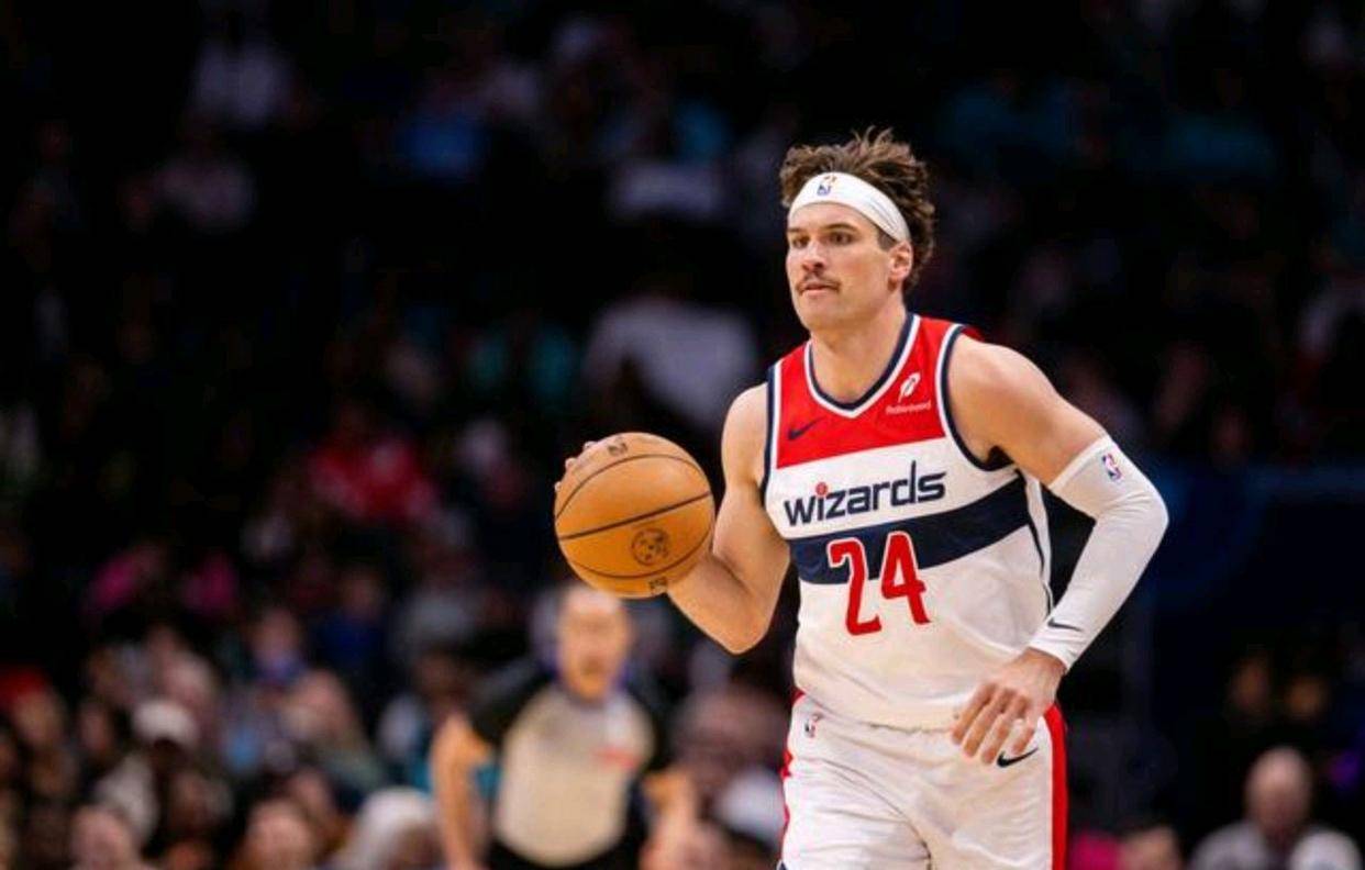 奇才战胜老鹰，霍华德内线强势压制