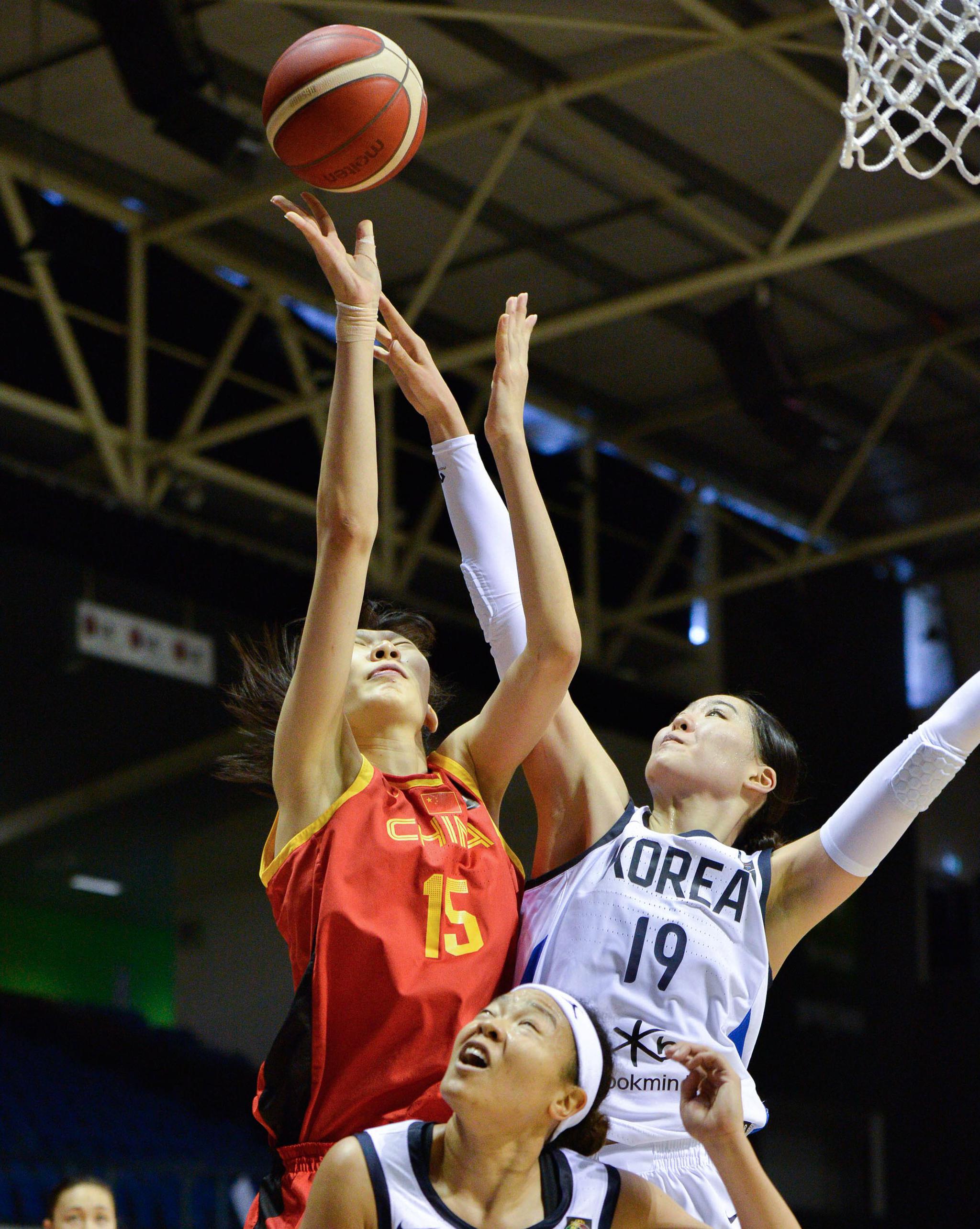 女子篮球赛场绝地逆袭！法国队力夺冠军！