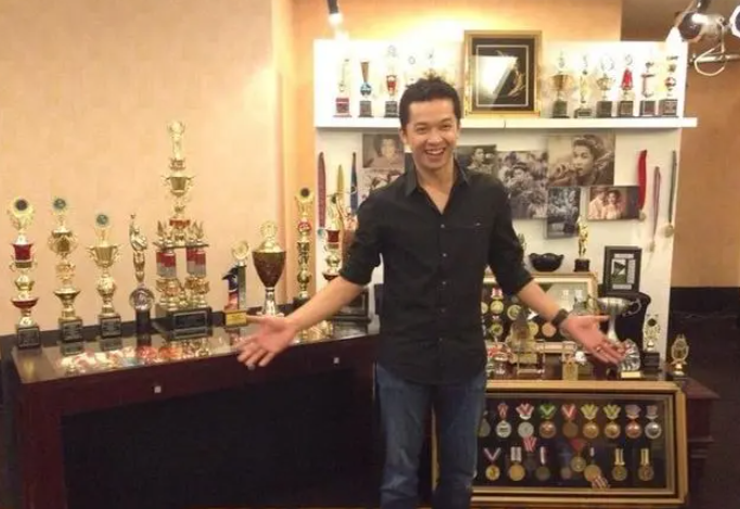 英格兰羽毛球队完胜中国羽毛球队，陶菲克惊艳世界